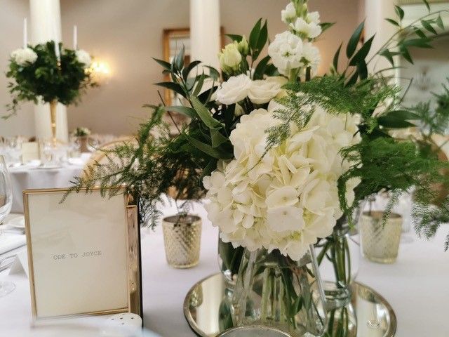 Table flower centrepiece