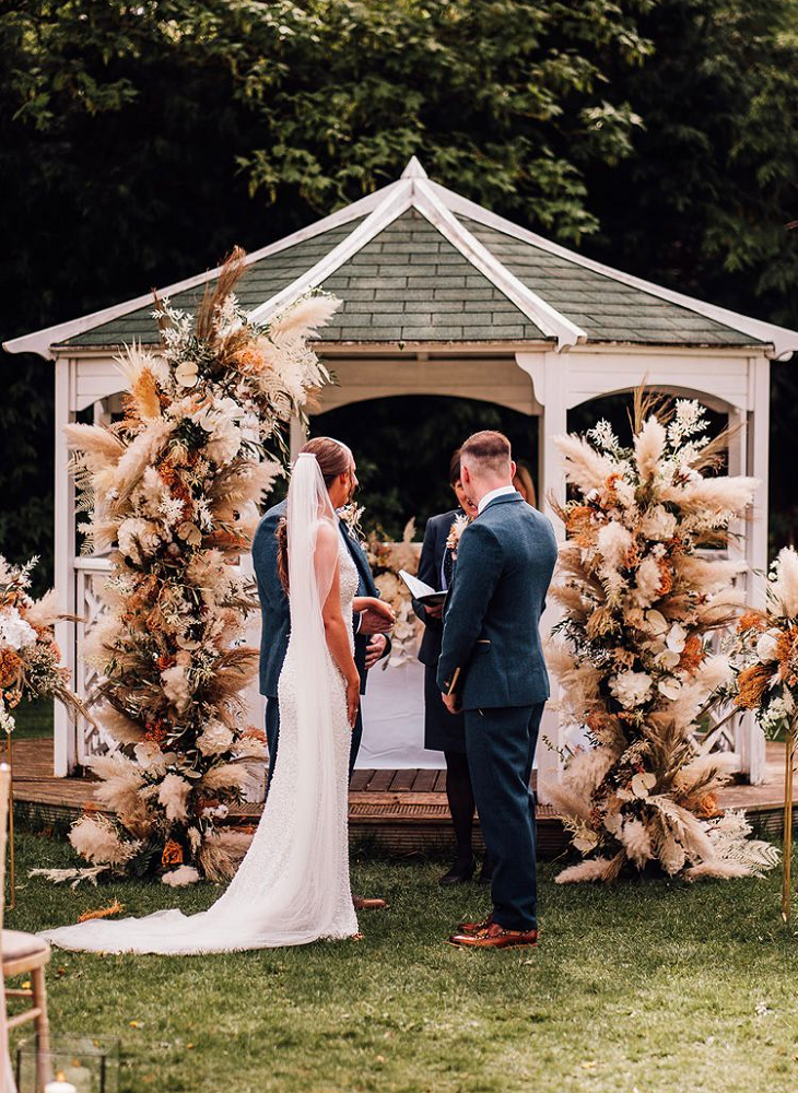 Luxury wedding flowers Borders