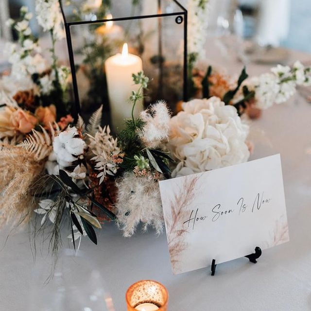 Table centrepiece